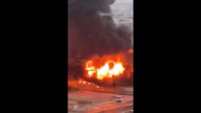 بالفيديو/ اندلاع حريق هائل في سوق عجمان الشعبي بمنطقة الصناعية - الامارات