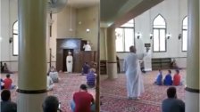 بالفيديو/ خلاف بين امامي صلاة في مخيم الرشيدية أدى لإلقاء خطبتين في الوقت ذاته لكل منهما داخل المسجد!