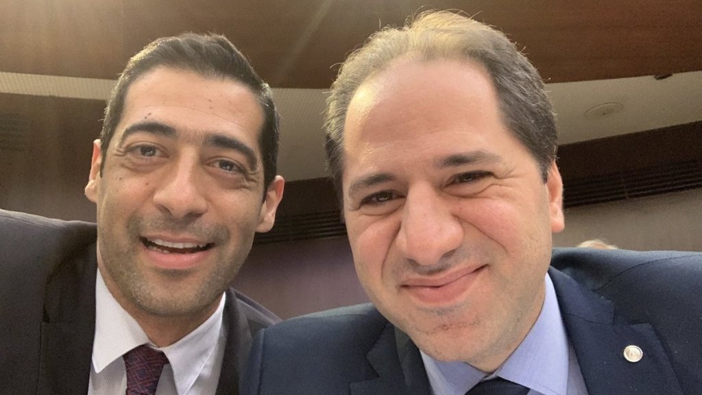 النائبان المستقيلان سامي الجميل الياس حنكش قدما استقالتيهما الخطية في مجلس النواب