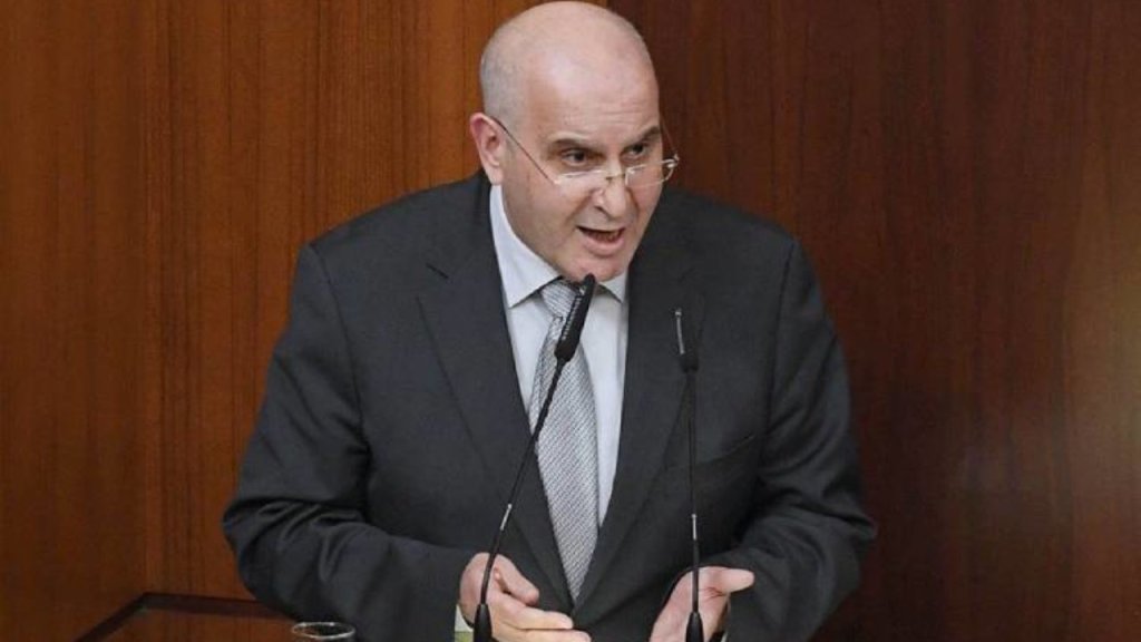  رئيس لجنة الصحة النيابية يحذر من التفشي السريع للفيروس وعدم قدرة المستشفيات على استقبال المصابين