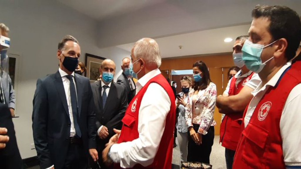 الصليب الأحمر اللبناني تسلم من وزير الخارجية الألماني هايكو ماس في المطار مساعدة مالية قدرها مليون يورو