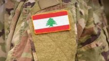الجيش: انتشال جثتين وأشلاء لأحد ضحايا الانفجار من تحت الأنقاض في البقعة الواقعة بالقرب من إهراءات القمح