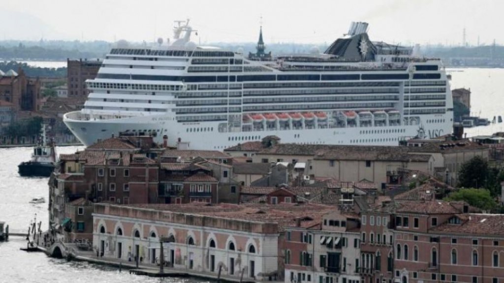 بعد أزمة كورونا... أول سفينة سياحية كبيرة تنطلق من ميناء جنوى بإيطاليا في رحلة إلى البحر المتوسط 