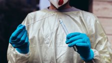 رئيس بلدية يحشوش يوضح: الحلاق المصاب بكورونا أبقى محله مفتوحاً قبل أن يعرف أنه مصاب والمخالطين الـ40 هم من زبائن الأسبوع الذي سبق الفحص والنتيجة