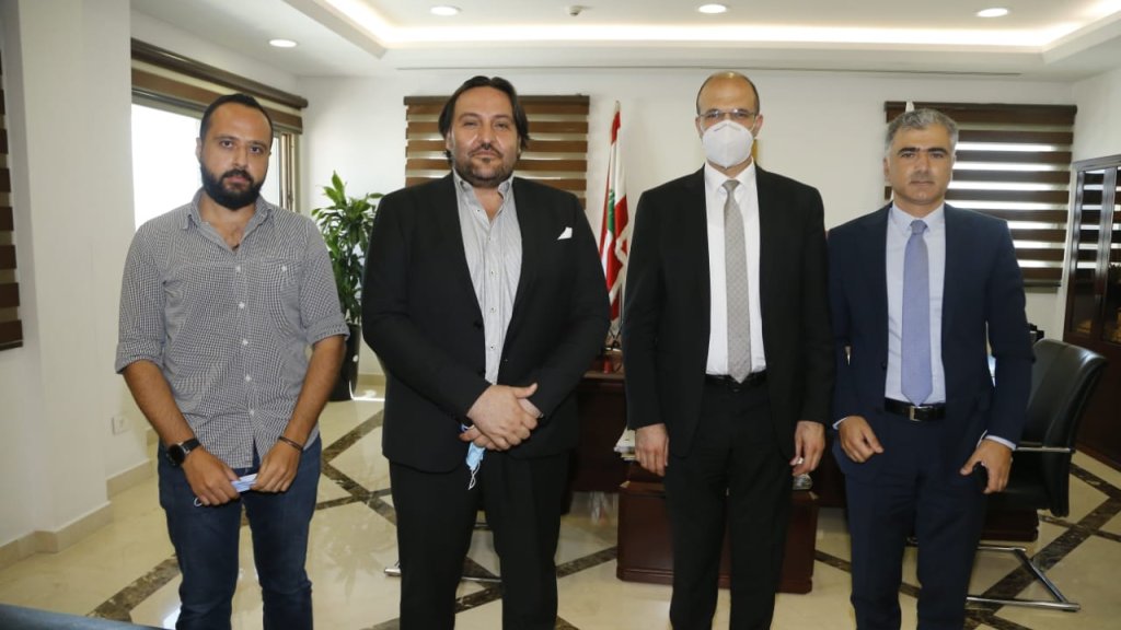 هبة من مغترب لبناني... وزير الصحة تسلم 6 أجهزة تنفس اصطناعي سيتم توزيعها على مستشفيات لبنانية 