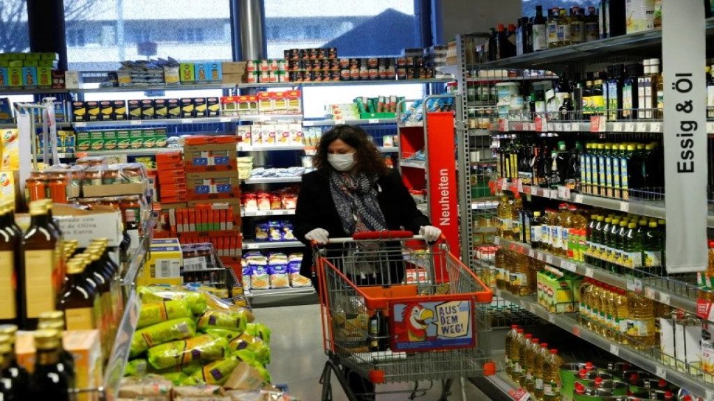 فوضى الدولار...أسعار السلع الغذائية ترتفع رغم تراجع سعر الصرف 