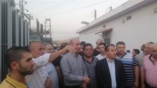 بالفيديو/ أهالي مجدل عنجر يقفلون مؤسسة كهرباء لبنان في البلدة ويطردون الموظفين احتجاجا على التقنين