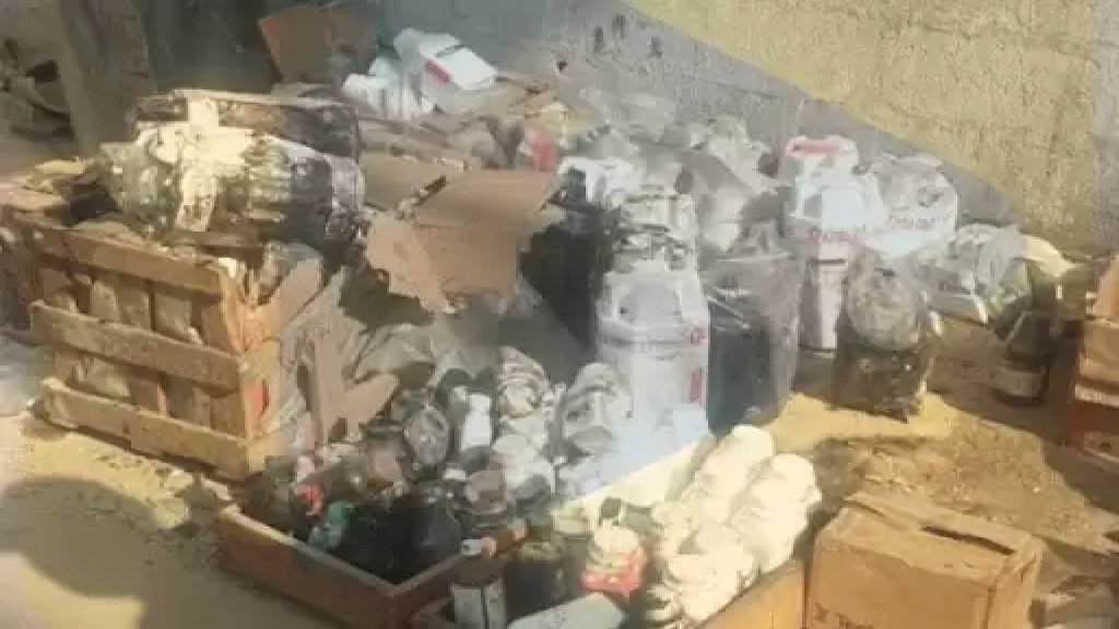 بعد خبر العثور على مواد خطرة في المرفأ، الجيش يؤكد معالجة مواد كيميائية مختلفة بطريقة آمنة كانت موجودة في العنبر رقم 15 في مرفأ بيروت