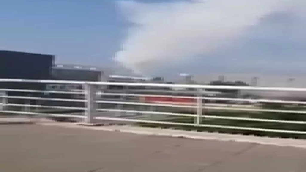 فيديو متداول يظهر تصاعدا للدخان من مطار بيروت اليوم