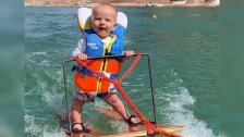 رضيع بعمر الـ6 أشهر يحرز لقبا عالميا كأصغر متزلج على الماء