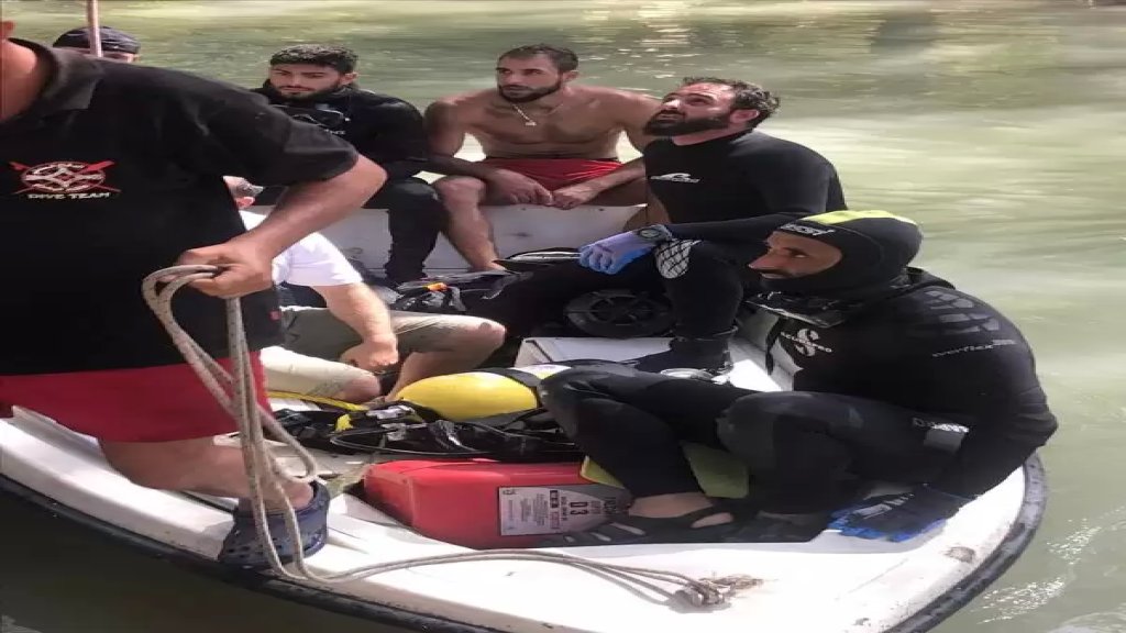  بعد عمليات بحث استمرت يومين...فريق الانقاذ البحري يعثر على جثة سوري يبلغ من العمر 17 عاماً بعد فقدانه في نهر العاصي