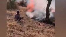 بالفيديو/ بالجرم المشهود... رجلان يشعلان حريق في إحدى الأراضي في طرابلس!