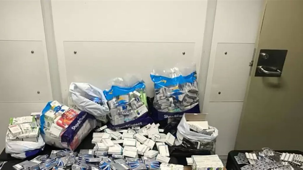 التهريب مستمر...ضبط أدوية مع أحد المسافرين في المطار كان يهم لتهريبها إلى اسطنبول