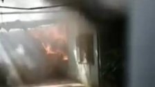 فيديو متداول لحريق في منطقة النقاش والدفاع المدني يعمل على اخماده