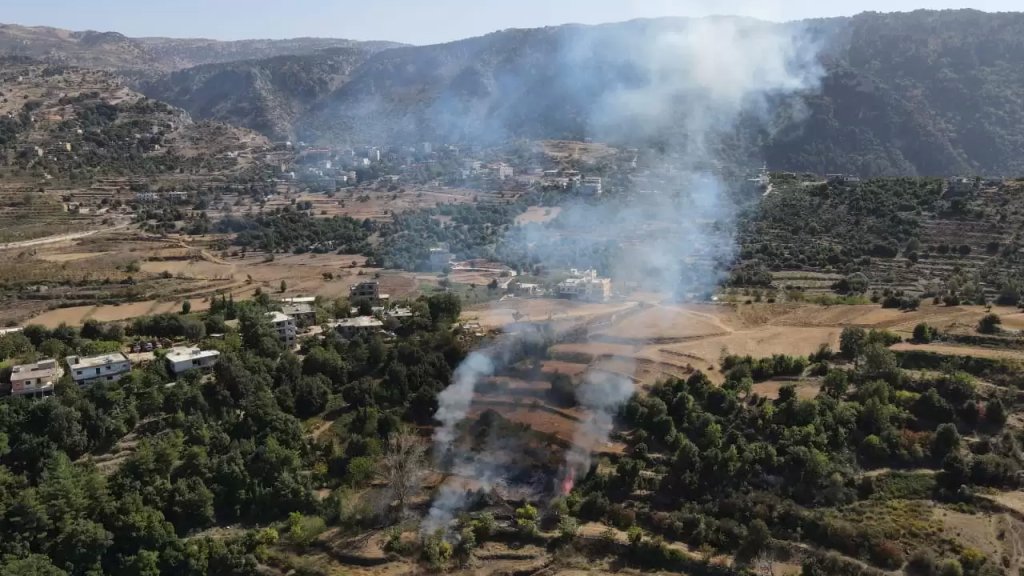 حريق في حرف الصنوبر، إحدى أغنى المناطق الطبيعية في بلدة مشمش أعالي عكار، والأهالي يناشدون المعنيين السيطرة عليه انقاذاً للمنطقة الحرجية