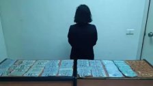 أثناء غياب جارتها عن المنزل وفي وضح النهار سرقت 40 ألف دولار و10 ملايين ليرة ومصاغ قدّر بـ15 ألف دولار أميركي في بلدة بشتفين الشوفية...وشعبة المعلومات توقفها