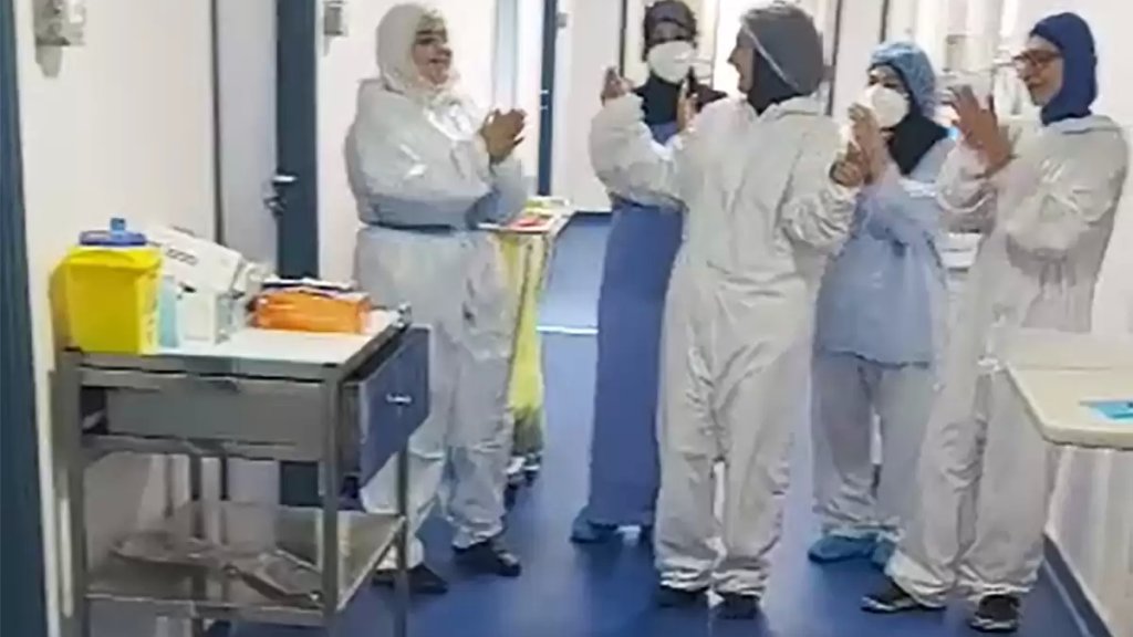 بالفيديو/ ممرضات احتفلن على طريقتهن في قسم الكورونا في مستشفى بعلبك الحكومي بزفاف ممرضة