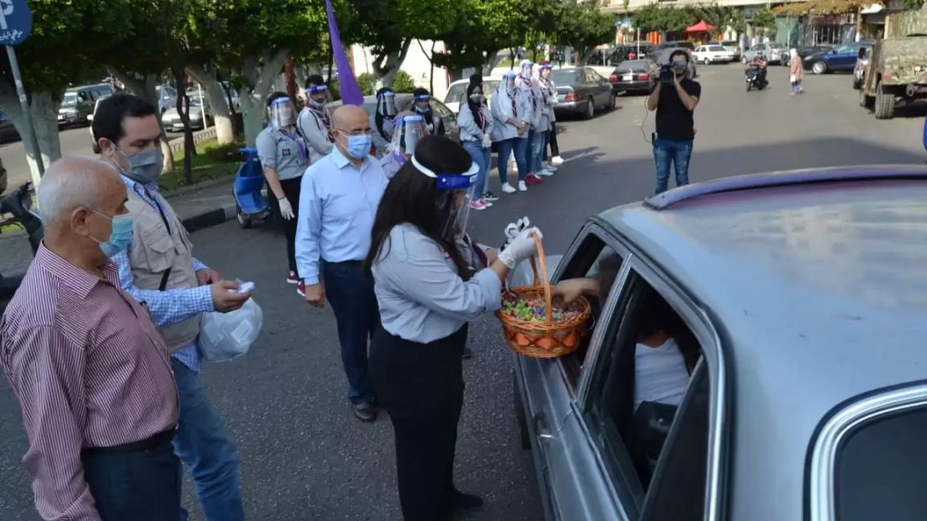 توزيع حلوى وكمامات...حواجز محبة لبلدية طرابلس في ذكرى  المولد النبوي الشريف