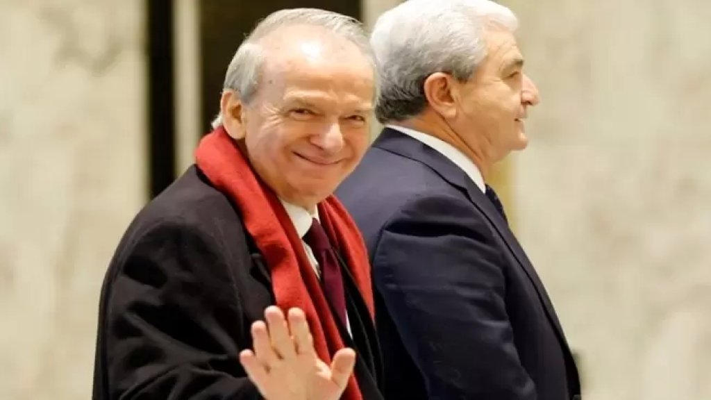 النائب المستقيل مروان حمادة: حكومة دياب "مسّحت لبنان بالأرض"... وأرى أنّ هناك ثورة جديدة ستشتعل و"ستأكل الأخضر واليابس" والمسؤولون إذا استمرّوا على هذا المنوال "رح يروحوا شحط"