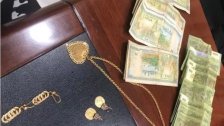 تعرضت للضرب المبرح بأدوات حادة وسرقوا مصاغها الذهبي ومليوني ليرة لبنانية و19 الف ليرة سورية في عرسال بعد دخولهم إلى منزلها...وقوى الأمن توقف 4 متورطين في الإعتداء 