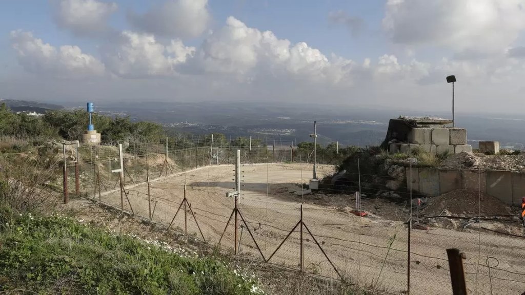 بعد حادثة التسلل أمس...صحفي فلسطيني نقلاً عن مصادر &quot;عبرية&quot;: شاب فلسطيني من طولكرم أحب فتاة لبنانية وهو ممنوع من السفر تسلل عبر السياج الفاصل مع لبنان وتم اعتقاله من قبل الجيش اللبناني