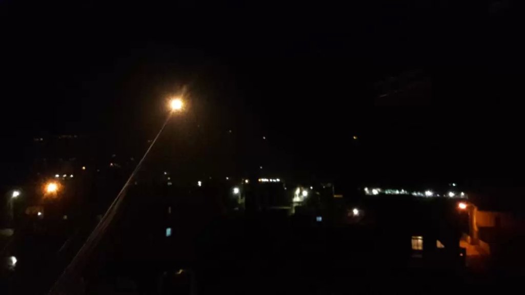  جيش الإحتلال اطلق عدة قنابل مضيئة فوق بلدة الغجر المحتلة في ظل تحليق لطائرة استطلاع إسرائيلية 