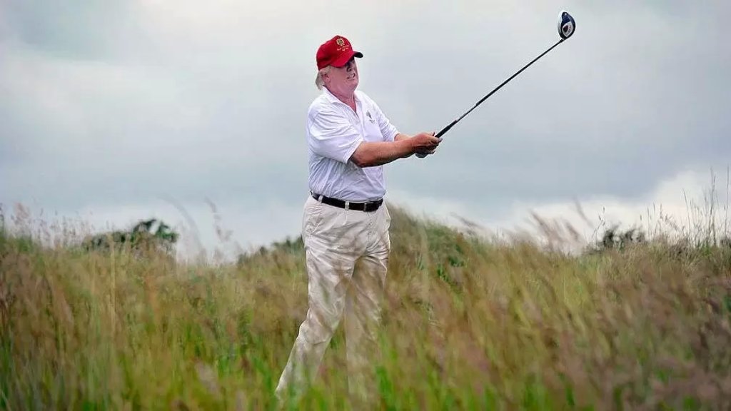 أثناء انعقاد قمة العشرين.. ترامب تحدث عن &quot;عمله المذهل خلال فترة ولايته&quot; ثم انسحب للعب الغولف!