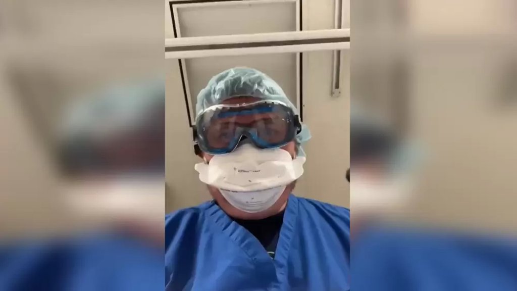 بالفيديو/ طبيب أميركي يناشد...هذا ما يراه مصاب الكورونا في آخر لحظات حياته عند تدهور صحته!