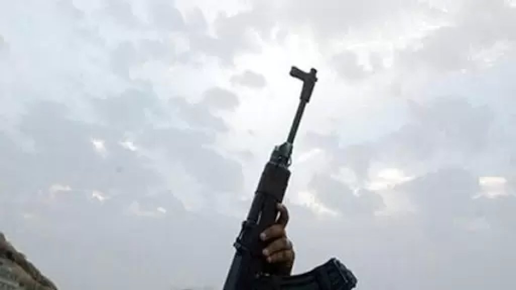 مقتل شاب في وادي الجاموس جراء إطلاق النار ابتهاجاً...  وظهور مسلح في الطرقات(الجديد) 