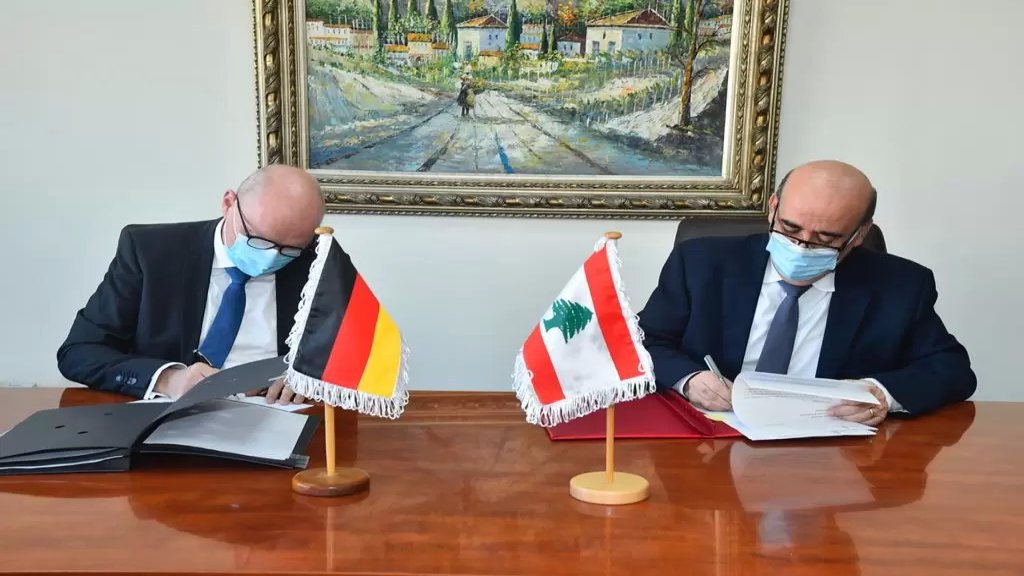 بالصور/ وزير الخارجية وقع على اتفاقيتي تعاون مع ألمانيا مجموعها 100 مليون يورو... تخصص للقيام بإصلاحات طارئة في البنى التحتية ومواجهة كورونا