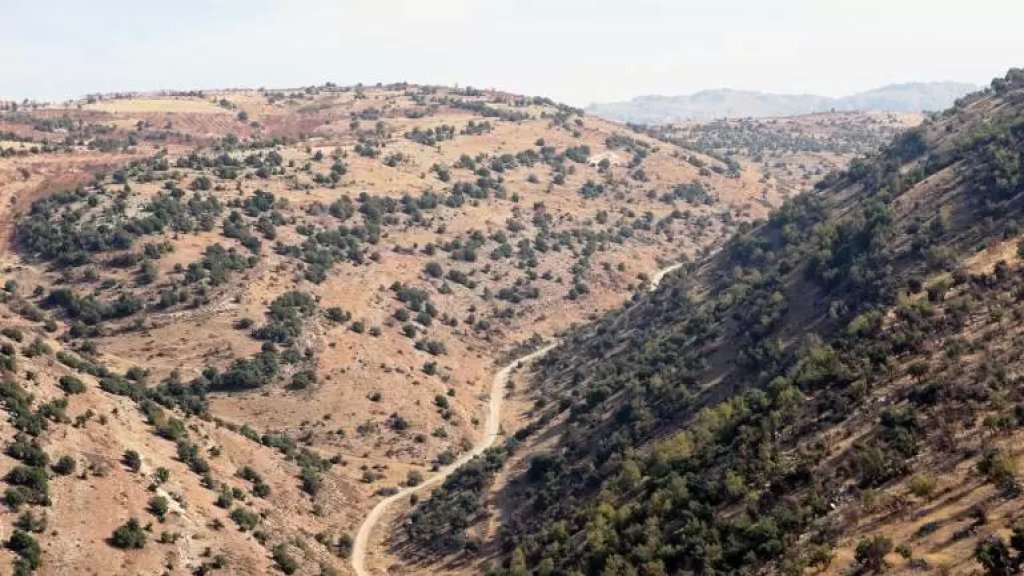الجيش اللبناني يوقف 4 مواطنين  أثناء محاولتهم تهريب 27 شخصاً من التابعية السورية من الأراضي السورية إلى داخل الأراضي اللبنانية 