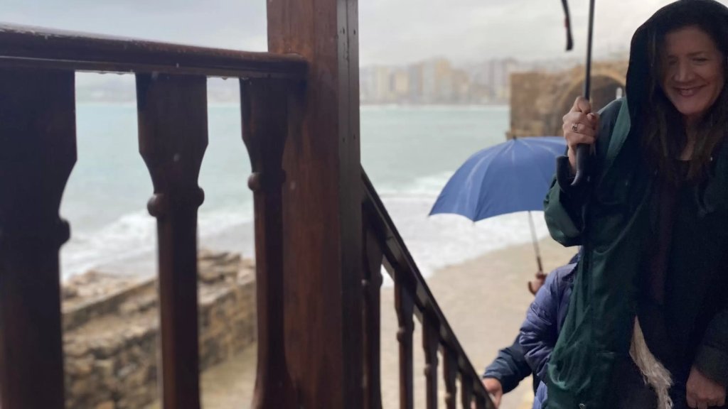 السفيرة الأميركية زارت قلعة صيدا البحرية: &quot;من غير الممكن تفويت زيارة القلعة سواء كان الطقس ممطراً أو مشرقاً&quot;