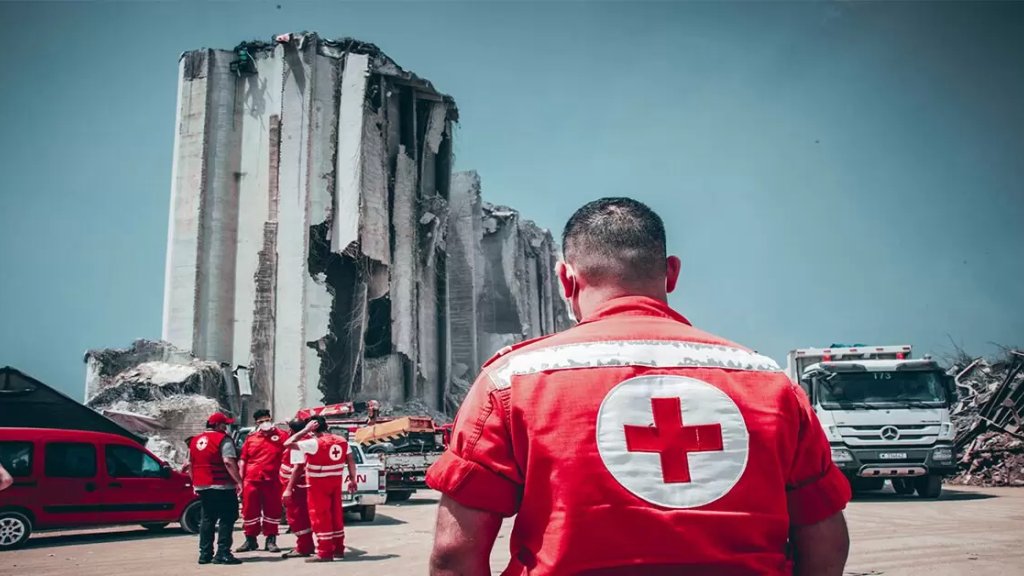 الصليب الأحمر اللبناني يتعهد بمبلغ 20.5 مليون دولار لدعم 9800 عائلة متضررة من انفجار مرفأ بيروت