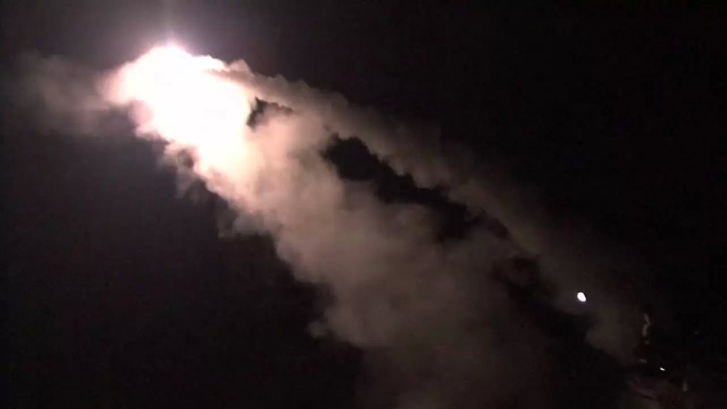موقع INTELSky على تويتر يقول ان الصواريخ التي انطلقت من عرض البحر باتجاه سوريا هي من نوع &quot;توماهوك&quot; 