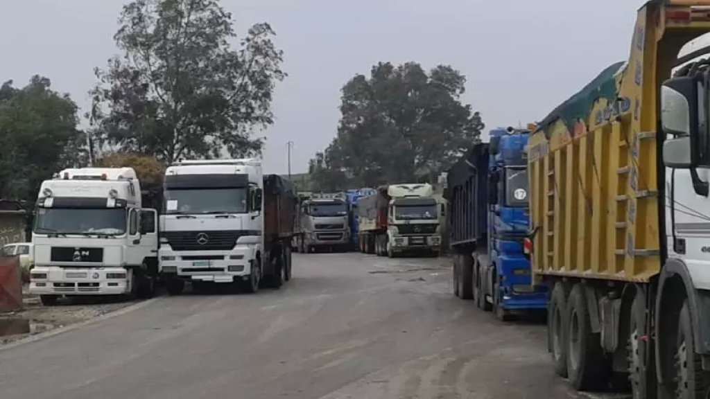 الإفراج عن 60 سائق شاحنة لبنانياً كانوا محتجزين منذ ما يقارب الشهر ونيف عند الحدود السورية اللبنانية