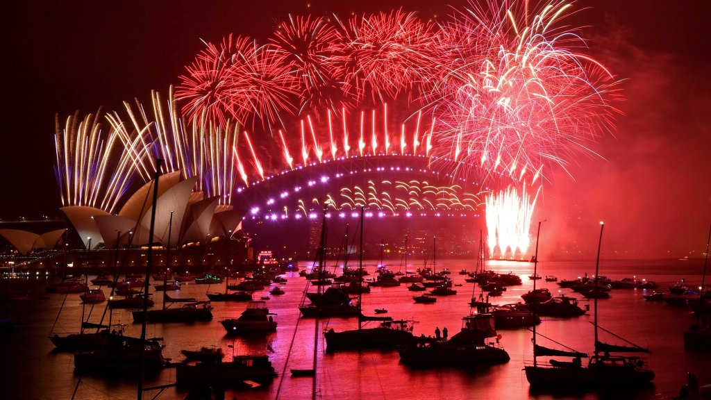 بالصور والفيديو/ هكذا إستقبلت مدينة سيدني في أستراليا العام الجديد 2021