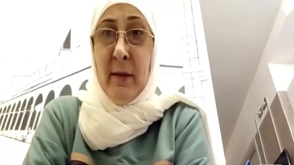 بالفيديو/ والدة الشاب أحمد دلباني تروي تفاصيل عملية زراعة القلب لابنها