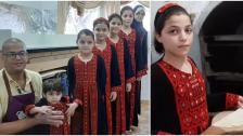بالفيديو/ في غزة... داوود الأب لـ6 فتيات يواجه البطالة وعبارة &quot;الله يعوضك بولد!&quot; بـ &quot;مخبز البنات الـ6&quot; 