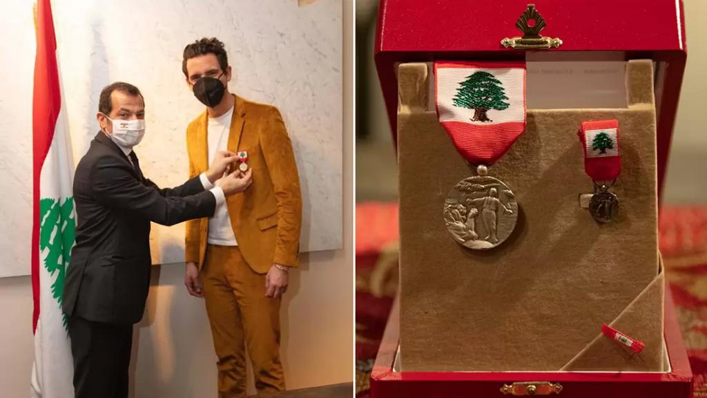 الرئيس عون منح الفنان العالمي اللبناني الأصل Mika وسام الإستحقاق الوطني من الدرجة الفضية، بعدما دعم لبنان بحفل إفتراضي اثر كارثة انفجار المرفأ