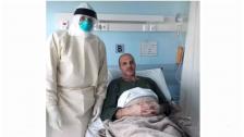 صورة متداولة لوزير الصحة حمد حسن من داخل المستشفى أثناء تلقيه العلاج بعد إعلان إصابته بـ &quot;كورونا&quot; أمس