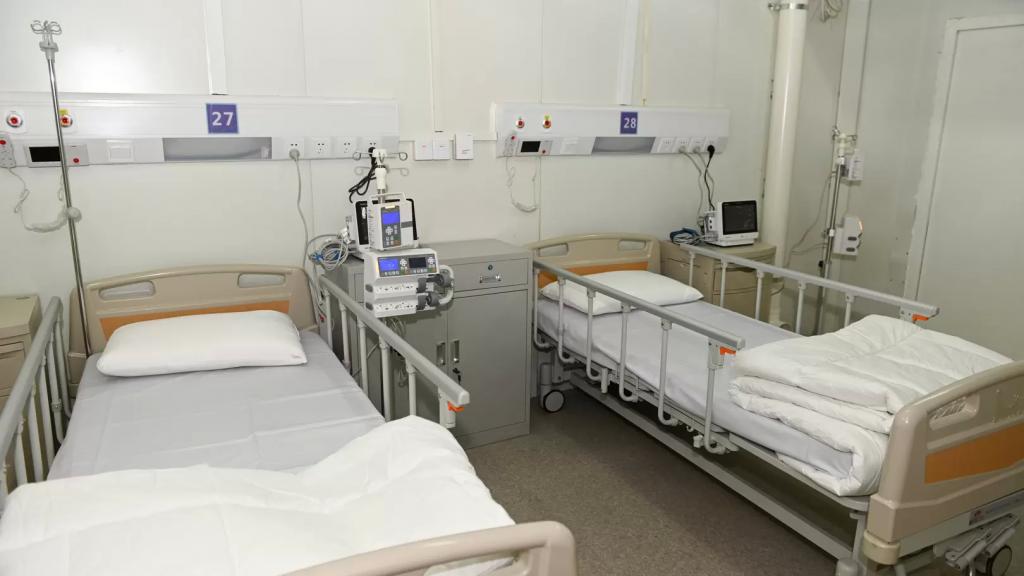 المستشفى القطري من صور إلى بيروت.. تحويل 30 سرير من الهبة إلى مستشفى قانا الحكومي ونقل بقية الأسرّة الـ470 إلى مستشفى الحريري (الأخبار)
