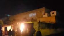 ارتفاع حدة المواجهات في طرابلس.. القوى الأمنية أطلقت النار في الهواء بعد رمي المحتجين قنبلة مولوتوف