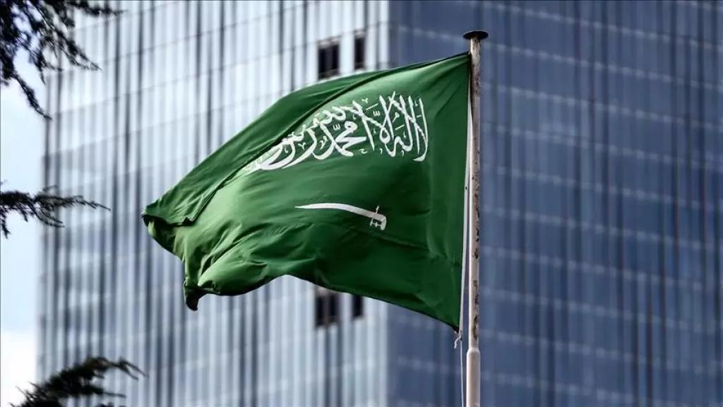 السعودية تعلق دخول غير المواطنين والدبلوماسيين والممارسين الصحيين القادمين من 20 دولة من بينها لبنان