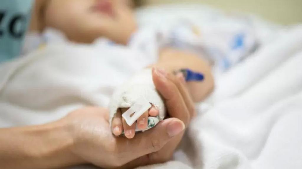 مأساة داخل مستشفى الحريري... وفاة طفلة بالغة من العمر عاماً واحداً جراء إصابتها بفيروس كورونا