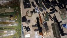 بالصور/ الجيش يداهم منزل في بعلبك ويضبط كميات من الأسلحة وقاذف آر بي جي