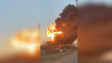 انفجار كبير وسط تكساس الأميركية في حادث اصطدام شاحنة بقطار محمل بالفحم والبنزين