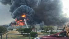 بالفيديو/ مصرع 20 شخصا بسبب نشوب حريق هائل في مصنع بمدينة العبور بمحافظة القليوبية المصرية