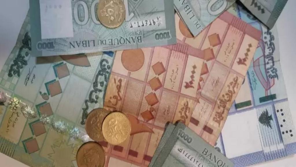 مرجع مالي يكشف عن السعر الحقيقي للدولار.. دون الـ7 آلاف وكل ما هو فوق هذه النسبة هو سعر سياسي!