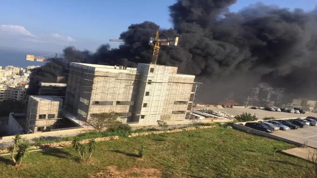 عناصر فوج إطفاء بيروت أخمدت الحريق الذي شب في أحد المباني قيد الإنشاء في معهد قوى الأمن الداخلي في عرمون واقتصرت الأضرار على الماديات 