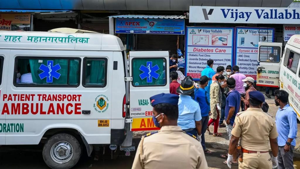 مقتل 13 مصابًا بفيروس كورونا في العناية المركزة بعد اندلاع حريق في مستشفى في الهند